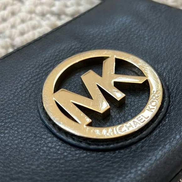 🖤 Michael Kors Wristlet | Mini Bag | Purse | Black Leather | Gold Emblem - Picture 4 of 12